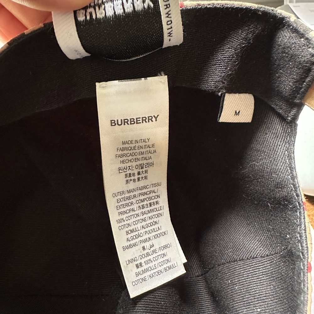 Burberry baseball hat - Picture 10 of 10